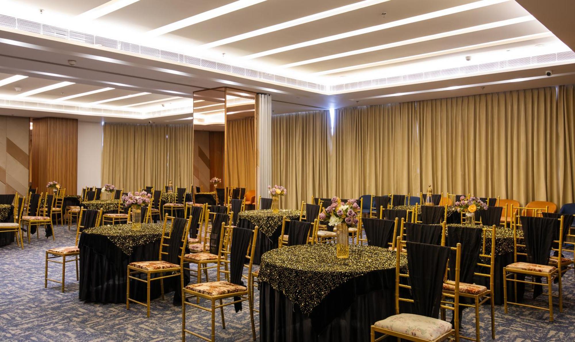 Hometel Alambagh Lucknow - A Sarovar Hotel Luaran gambar