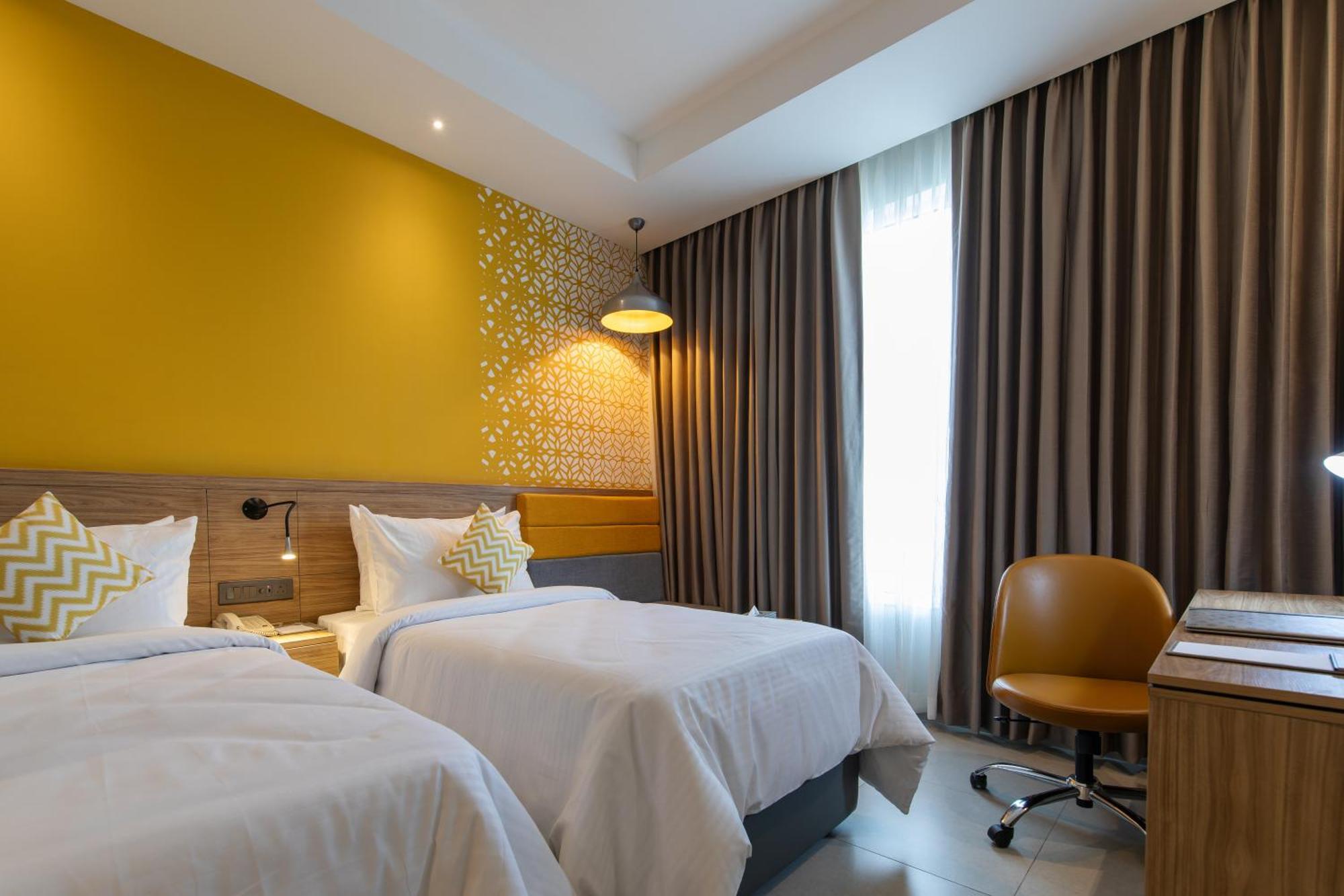Hometel Alambagh Lucknow - A Sarovar Hotel Luaran gambar