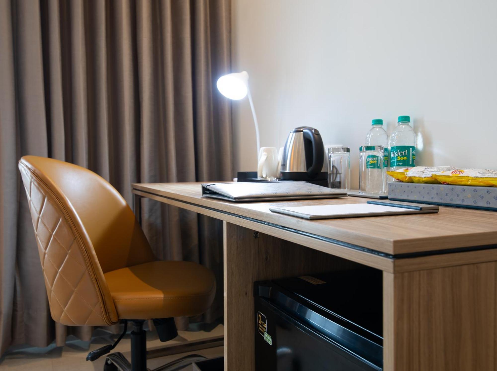 Hometel Alambagh Lucknow - A Sarovar Hotel Luaran gambar