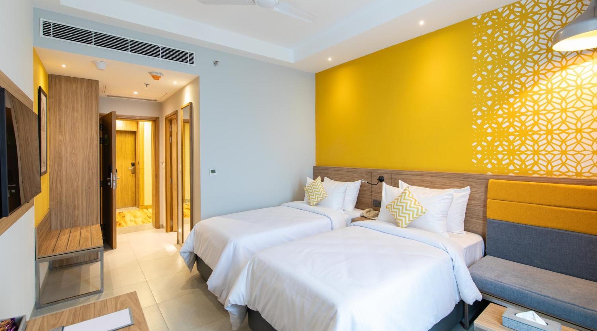 Hometel Alambagh Lucknow - A Sarovar Hotel Luaran gambar
