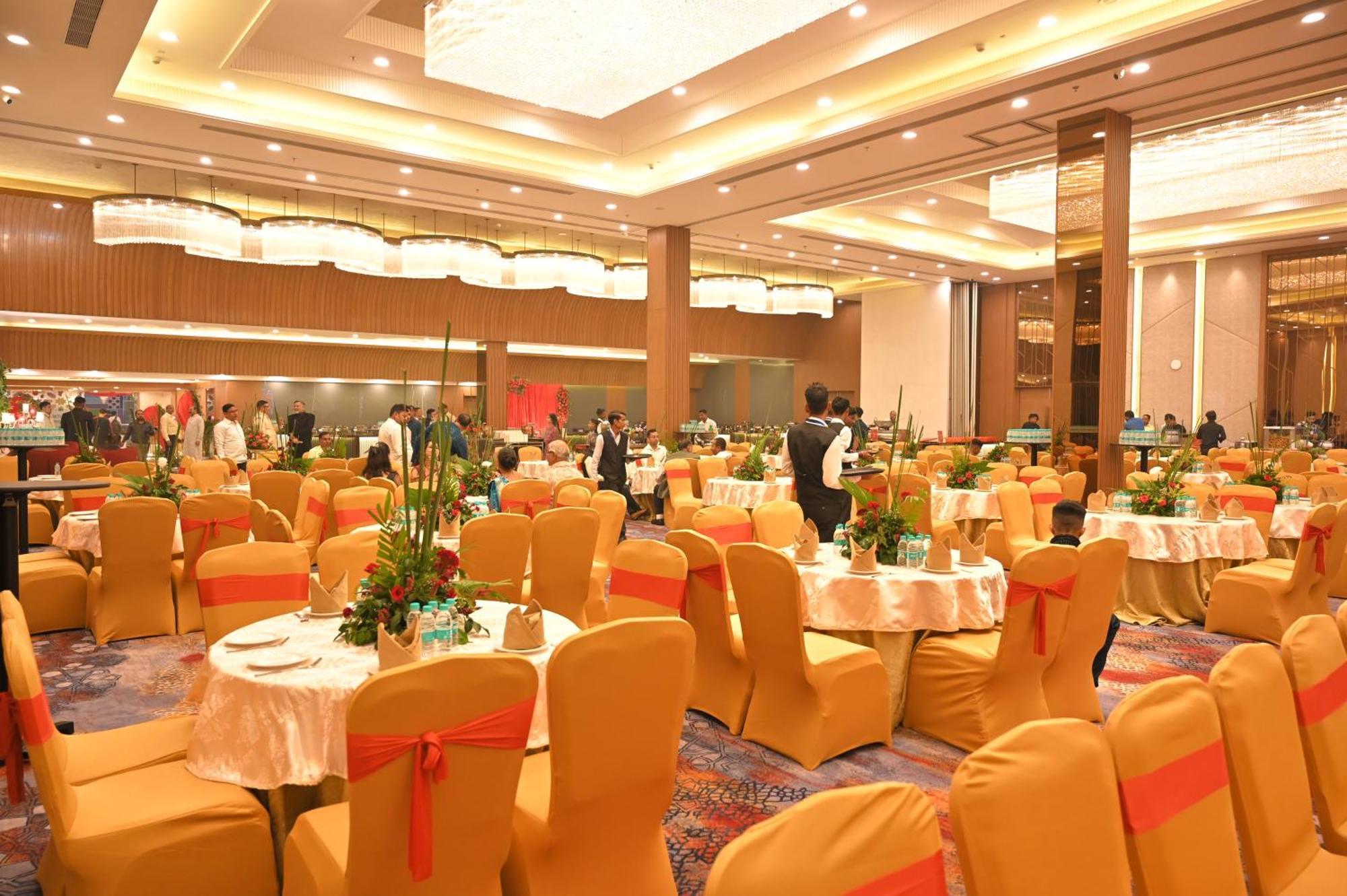 Hometel Alambagh Lucknow - A Sarovar Hotel Luaran gambar