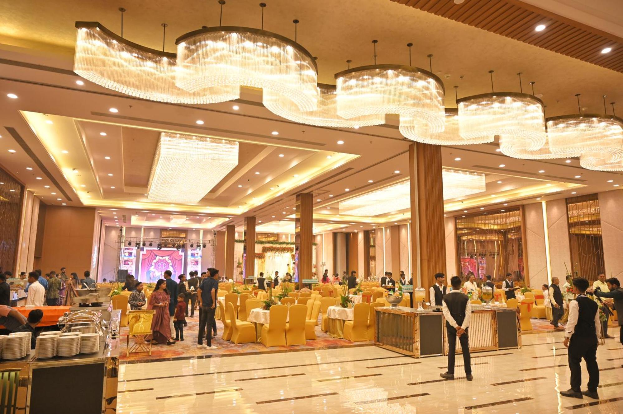 Hometel Alambagh Lucknow - A Sarovar Hotel Luaran gambar