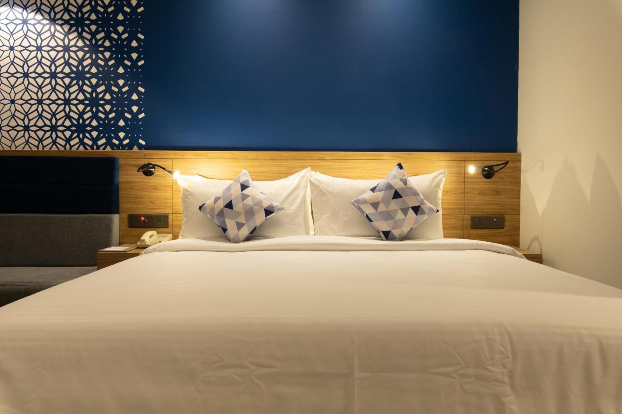 Hometel Alambagh Lucknow - A Sarovar Hotel Luaran gambar