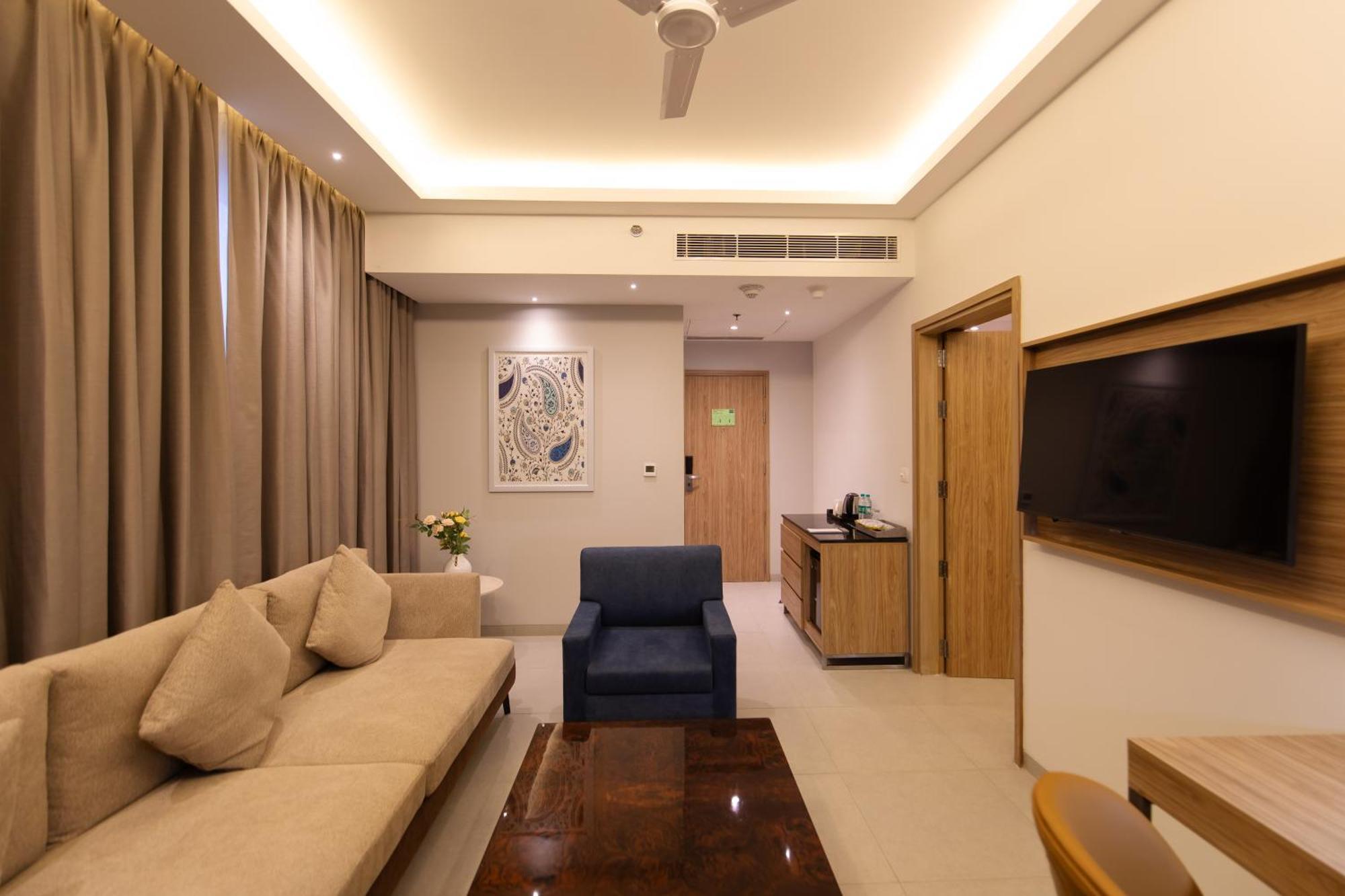 Hometel Alambagh Lucknow - A Sarovar Hotel Luaran gambar