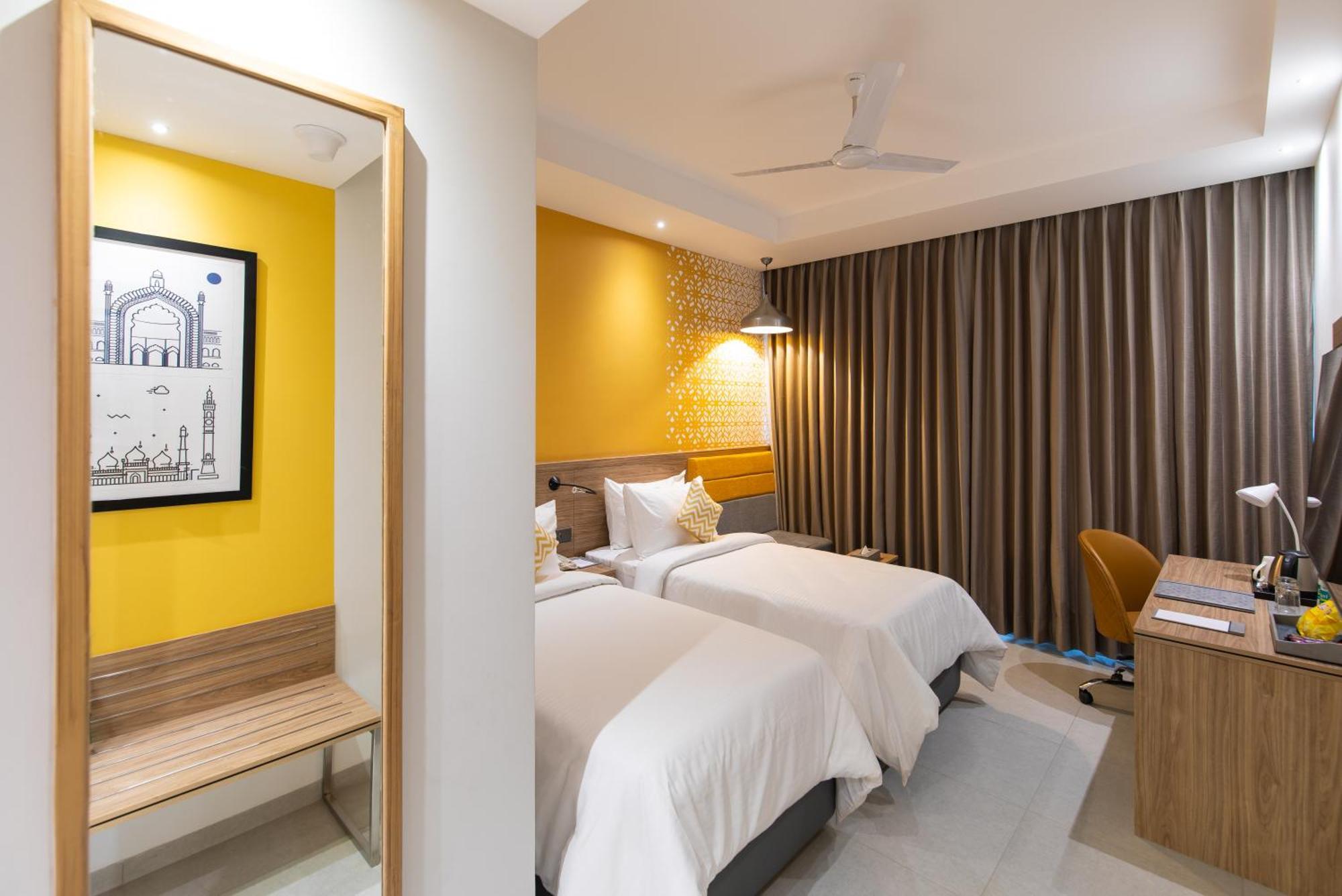 Hometel Alambagh Lucknow - A Sarovar Hotel Luaran gambar