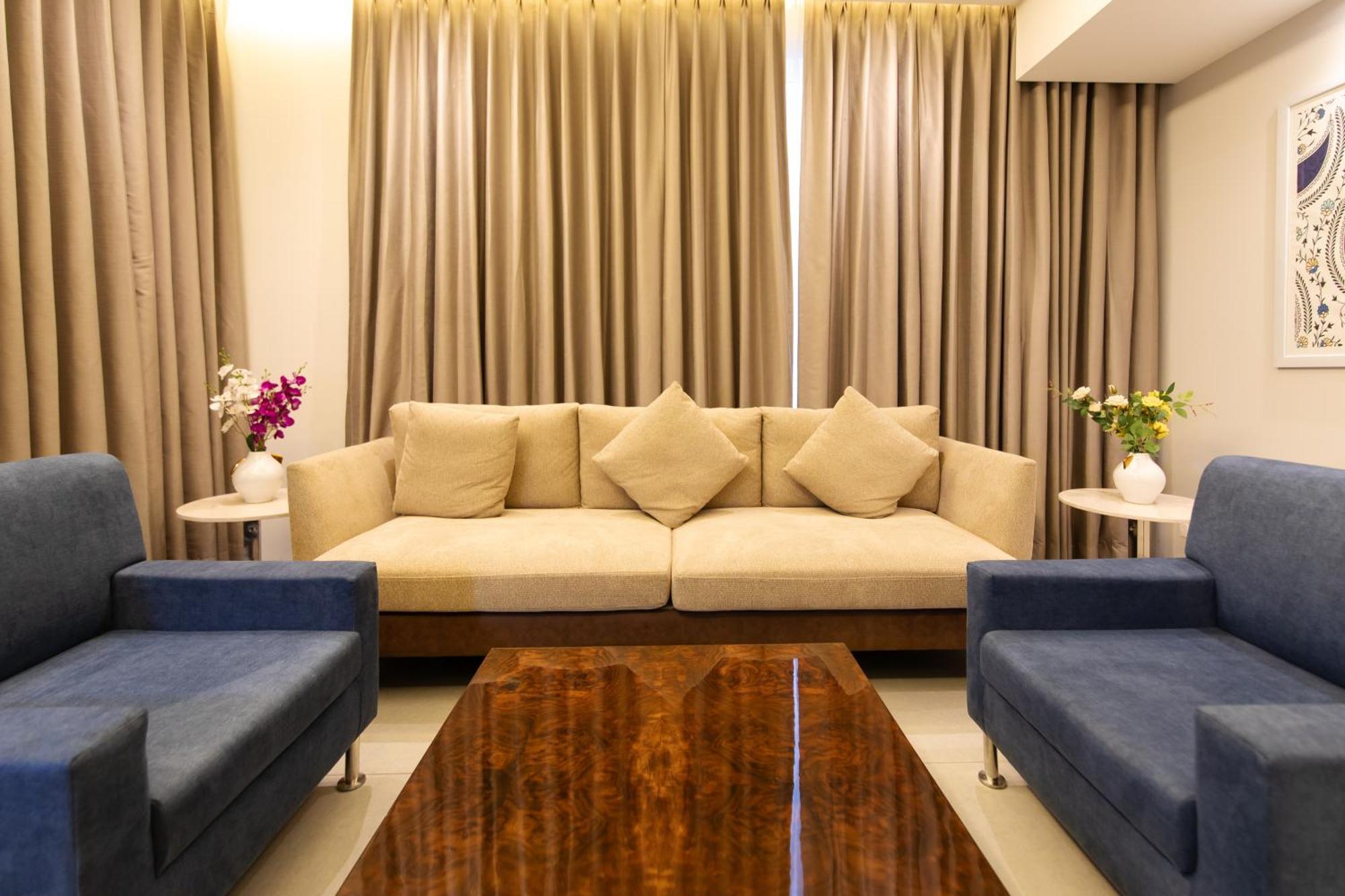 Hometel Alambagh Lucknow - A Sarovar Hotel Luaran gambar