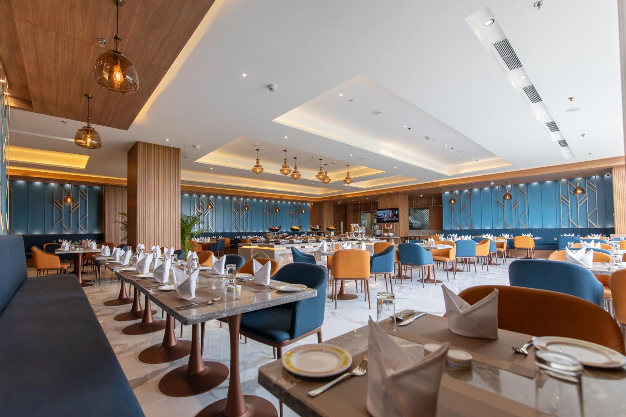 Hometel Alambagh Lucknow - A Sarovar Hotel Luaran gambar